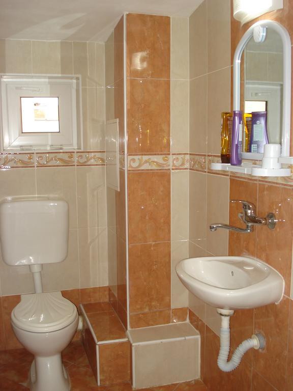 Hotel Moni 85 Family House Sozopol Pokoj fotografie